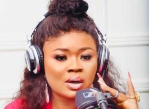 ghanaian-actress-commences-her-gwr-speech-a-thon-attempt