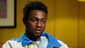 omah-lay-causes-controversy-on-social-media-after-intimate-dance-with-a-fan’s-girlfriend-on-stage