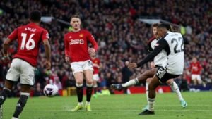 iwobi-strikes-late-as-fulham-beat-man-united