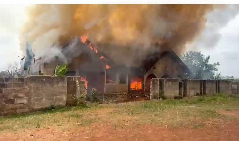 fire-guts-residential-apartment-in-kwadaso