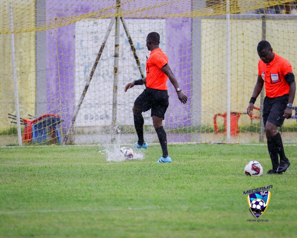 heavy-rainfall-halts-medeama-vs.-aduana-clash:-second-half-rescheduled-for-thursday