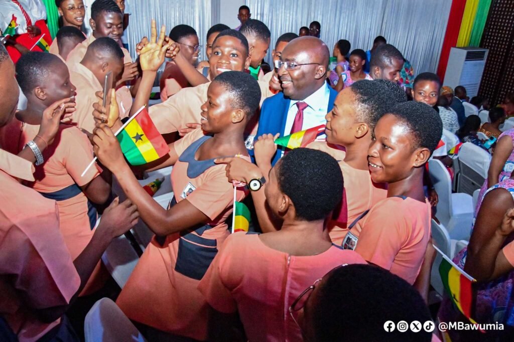 govt-will-continue-to-empower-students-to-learn-the-smart-way-for-growth-–-bawumia