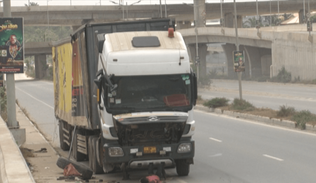 broken-down-vehicles-pose-danger-on-highways-as-revised-towing-policy-delays