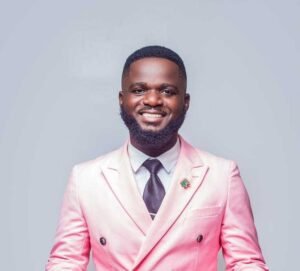 abraham-norman-nortey-pays-fees-for-10-university-students