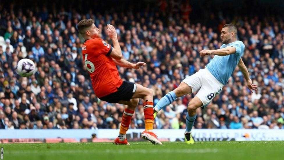 man-city-thrash-luton-to-go-top-of-premier-league
