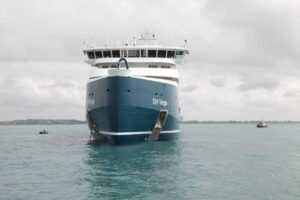 elmina-fishing-harbour-welcomes-first-cruise-ship-sh-vega