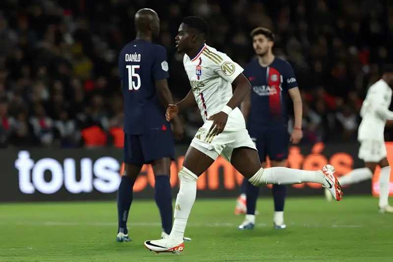 ernest-nuamah-on-target-against-psg-in-ligue-1-defeat