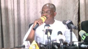 i-won’t-apologize-–-ashanti-regional-minister-to-ecg-staff