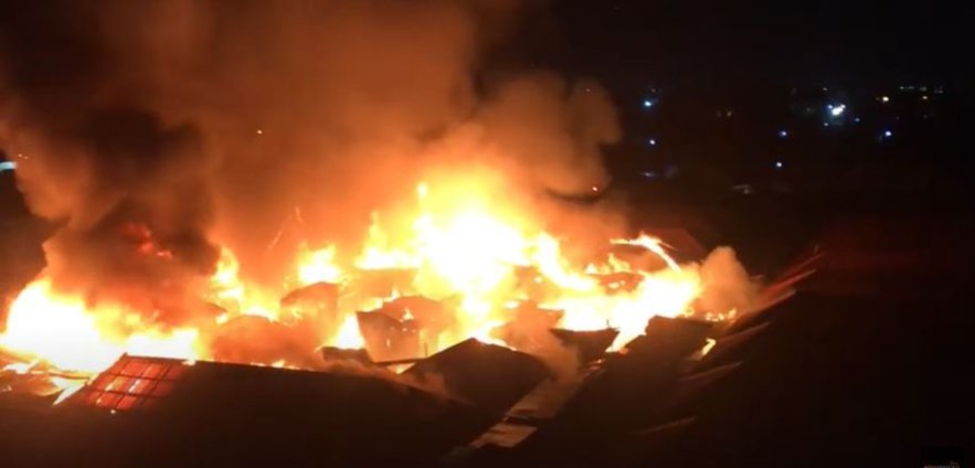 fire-engulfs-multiple-structures-at-saban-park-in-chorkor