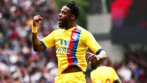 jeffrey-schlupp-extends-crystal-palace-contract-until-2025