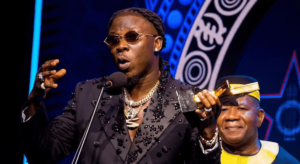 2024-tgma:-stonebwoy-wins-artiste-of-the-year-award-for-the-second-time,-picks-5-other-awards
