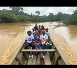 samia-yaba-interacts-with-jomoro-constituents