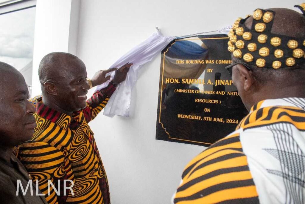 lands-minister-inaugurates-ultra-modern-office-for-minerals-commission-in-eastern-region
