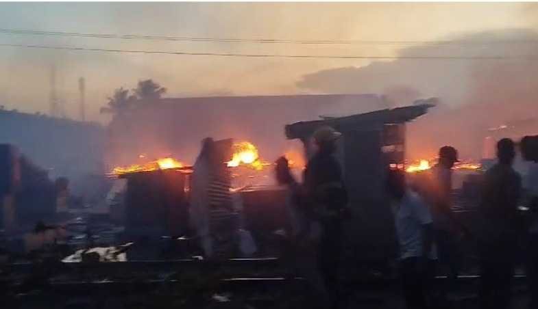 fire-outbreak-at-nkrumah-interchange-formerly-known-as-‘circle’