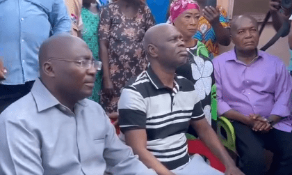 bawumia-visits-gospel-singer-yaw-sarpong-amid-health-challenges