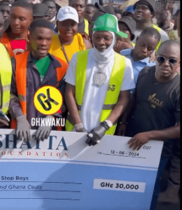 shatta-wale-donates-gh₵30,000-to-buzzstop-boys-to-support-sanitation-campaign