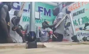 persons-believed-to-belong-to-two-npp-factions-in-walewale-trade-blows