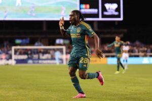 joseph-paintsil-shines-as-la-galaxy-secure-convincing-mls-victory
