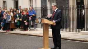 starmer-pledges-to-steer-uk-toward-“calmer-waters”