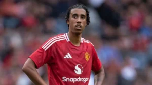 leny-yoro:-man-united’s-new-defender-out-for-three-months