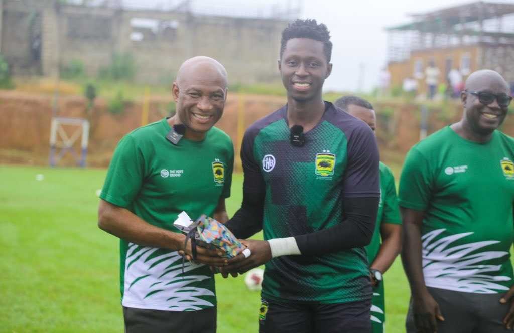 kotoko-coach-prosper-ogum-returns-to-training-after-surgery