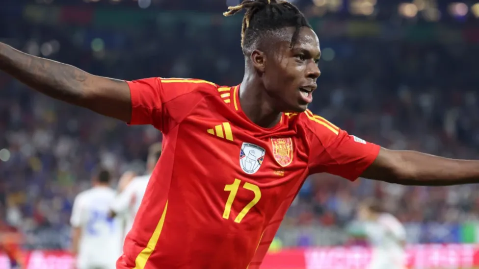 athletic-bilbao-hand-barcelona-target-nico-williams-iconic-no.10-jersey