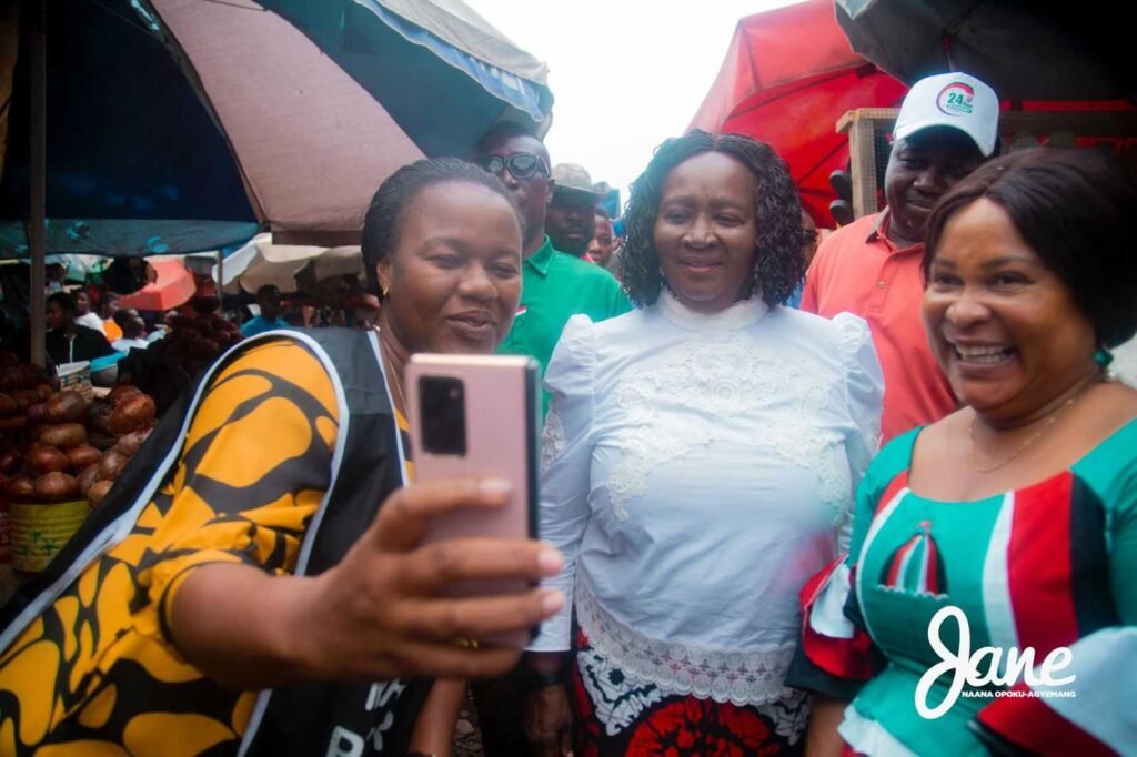 opoku-agyemang-brokers-peace-at-dome-market