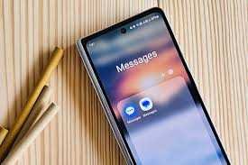 explainer:-can-workers-ignore-work-related-messages-after-office-hours?