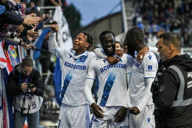 elisha-owusu-scores-first-ligue-1-goal-as-auxerre-thrash-brest